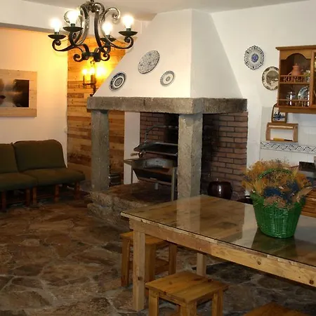 Casa Da Curuxeira Feriehus